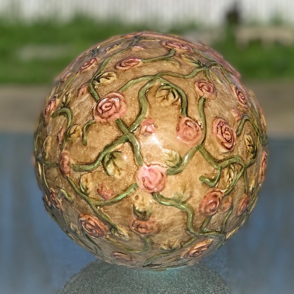 Baum Bros. Style-Eyes Rose Vine Easter Egg - Picture 5 of 6